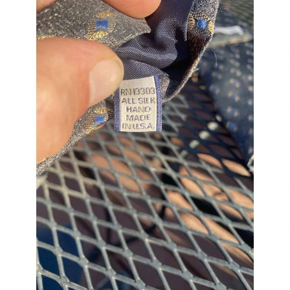 Vintage Hathaway Gray Gold Geometric 100% Silk Men's Tie Made In USA 59